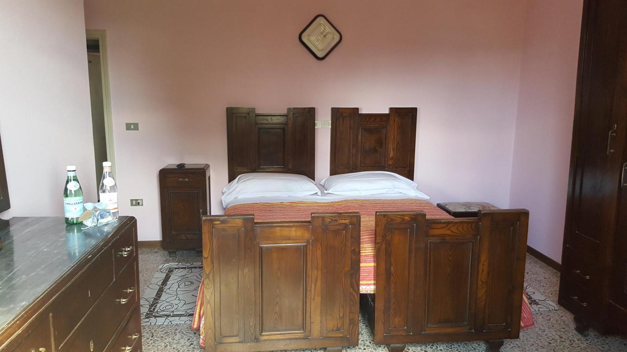 Albergo Ristorante Gualtieri บาร์เบริโน ดิ มูเจลโล ห้อง รูปภาพ