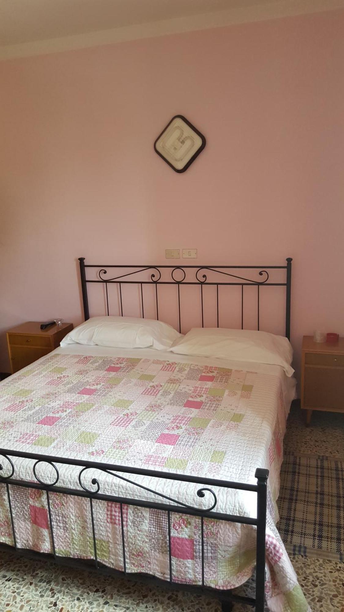 Albergo Ristorante Gualtieri บาร์เบริโน ดิ มูเจลโล ห้อง รูปภาพ