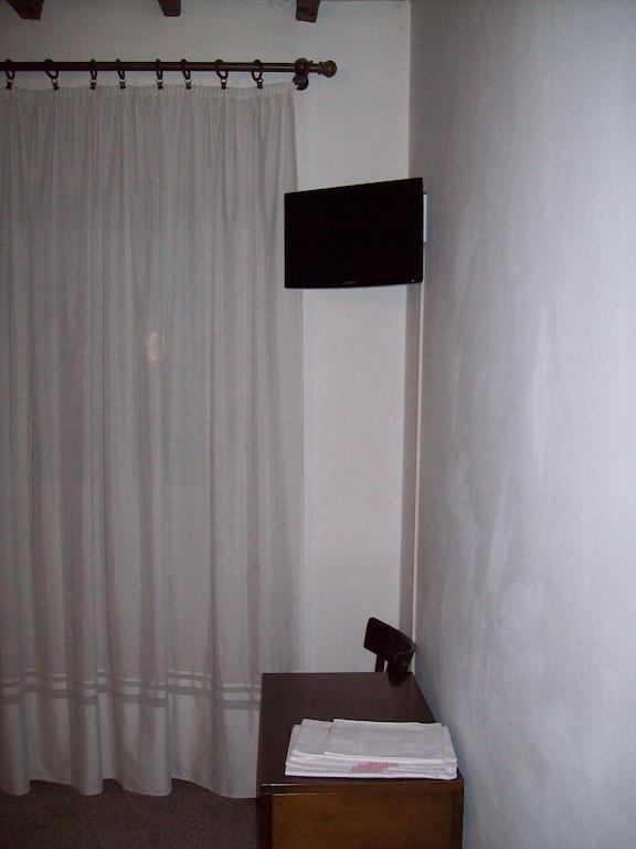 Albergo Ristorante Gualtieri บาร์เบริโน ดิ มูเจลโล ห้อง รูปภาพ