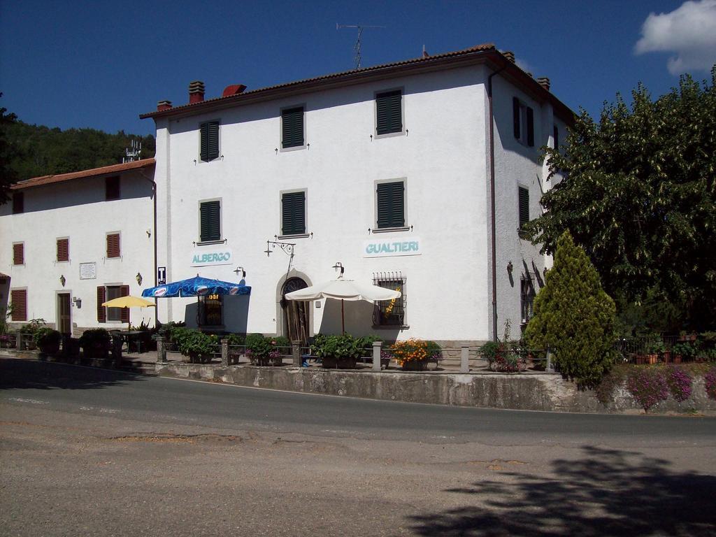 Albergo Ristorante Gualtieri บาร์เบริโน ดิ มูเจลโล ภายนอก รูปภาพ