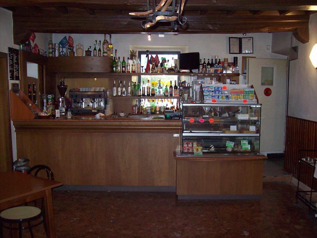 Albergo Ristorante Gualtieri บาร์เบริโน ดิ มูเจลโล ภายนอก รูปภาพ